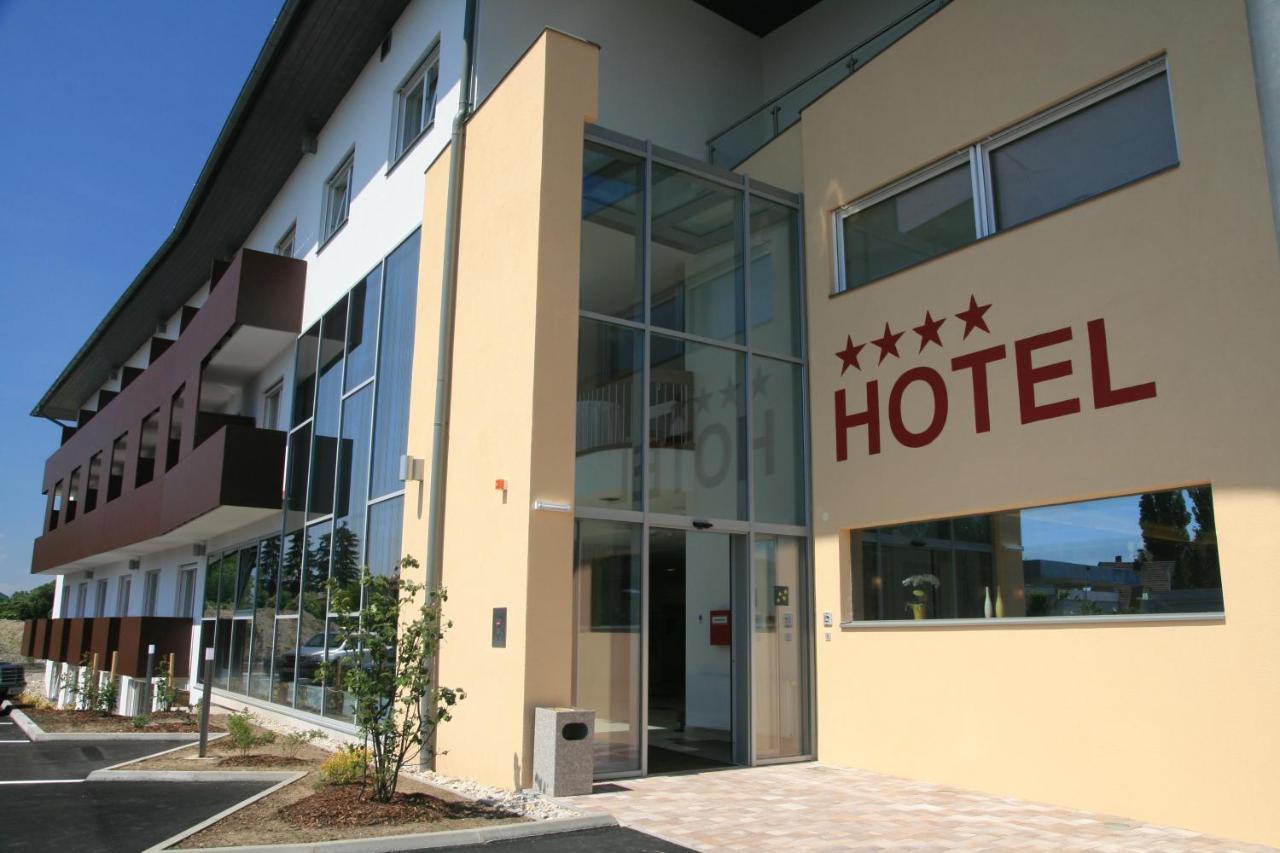 Hotel Roemerhof Тульн Экстерьер фото