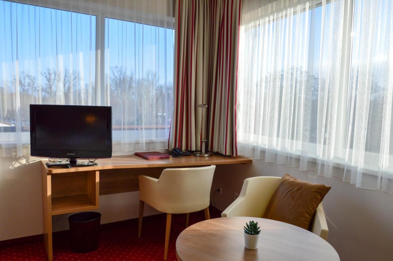 Hotel Roemerhof Тульн Экстерьер фото